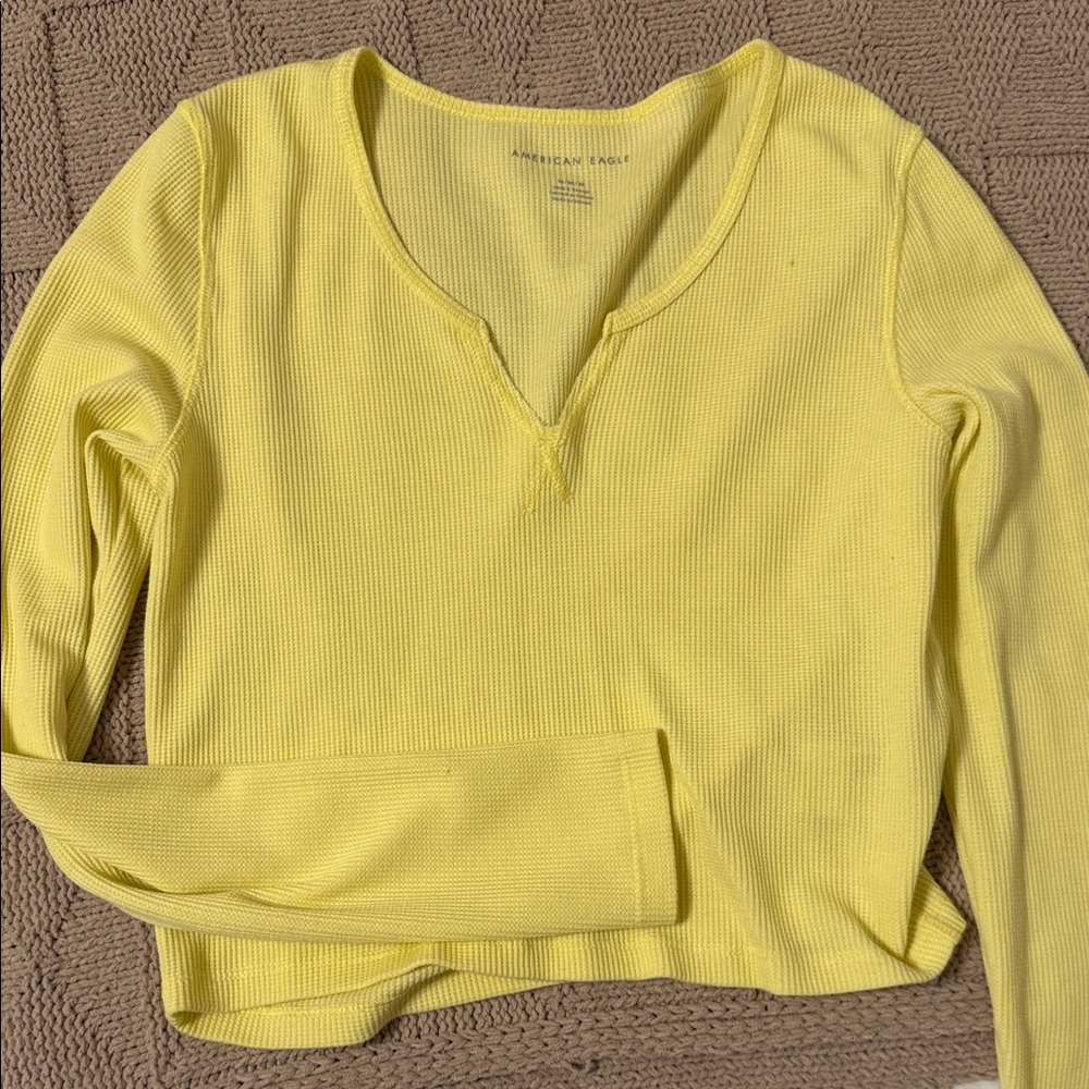 American Eagle Outfitters Yellow V-Neck Ribbed Sweatshirt